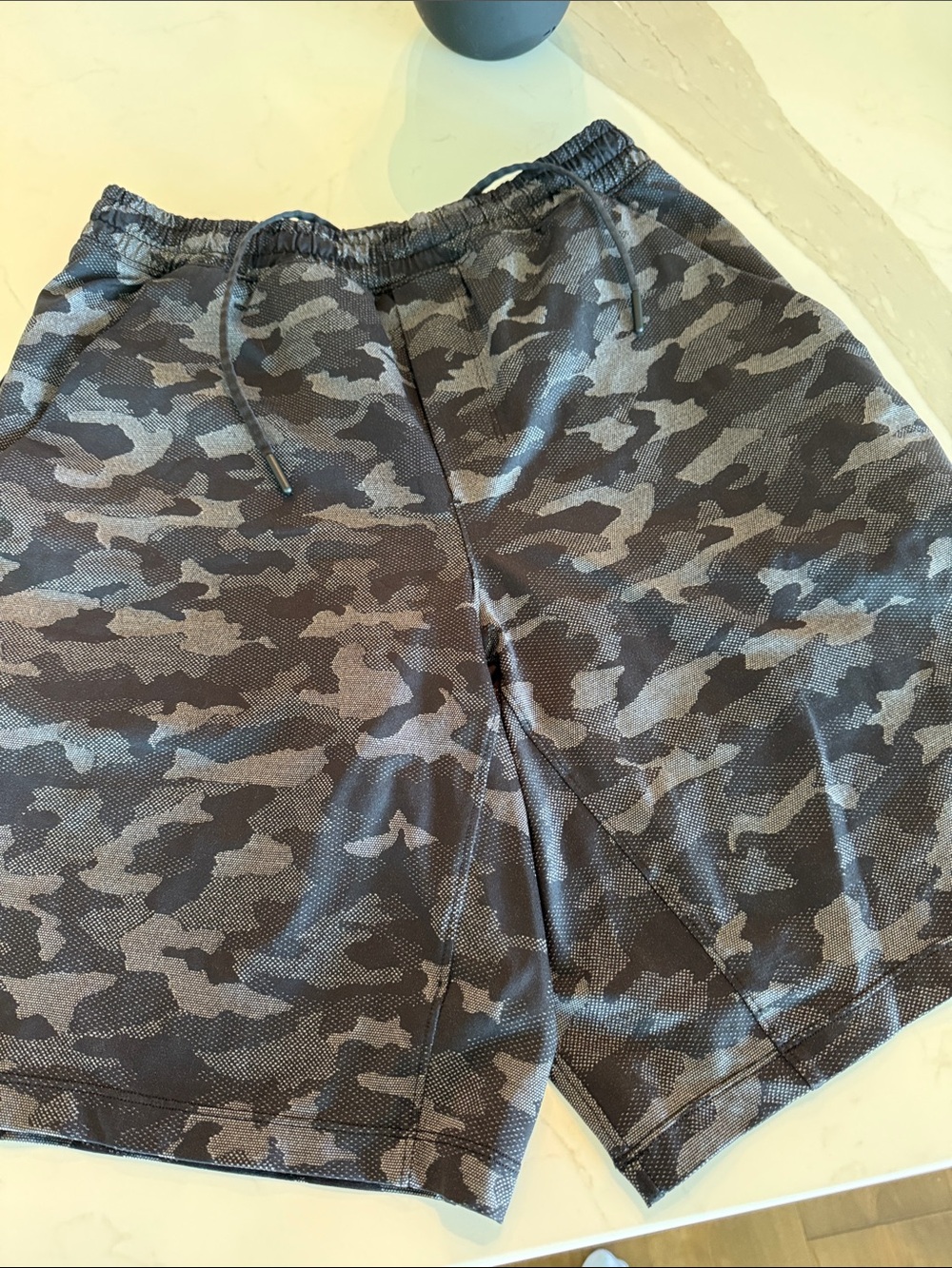 lululemon athletica Men's Camo Athletic Shorts - Gray/Black